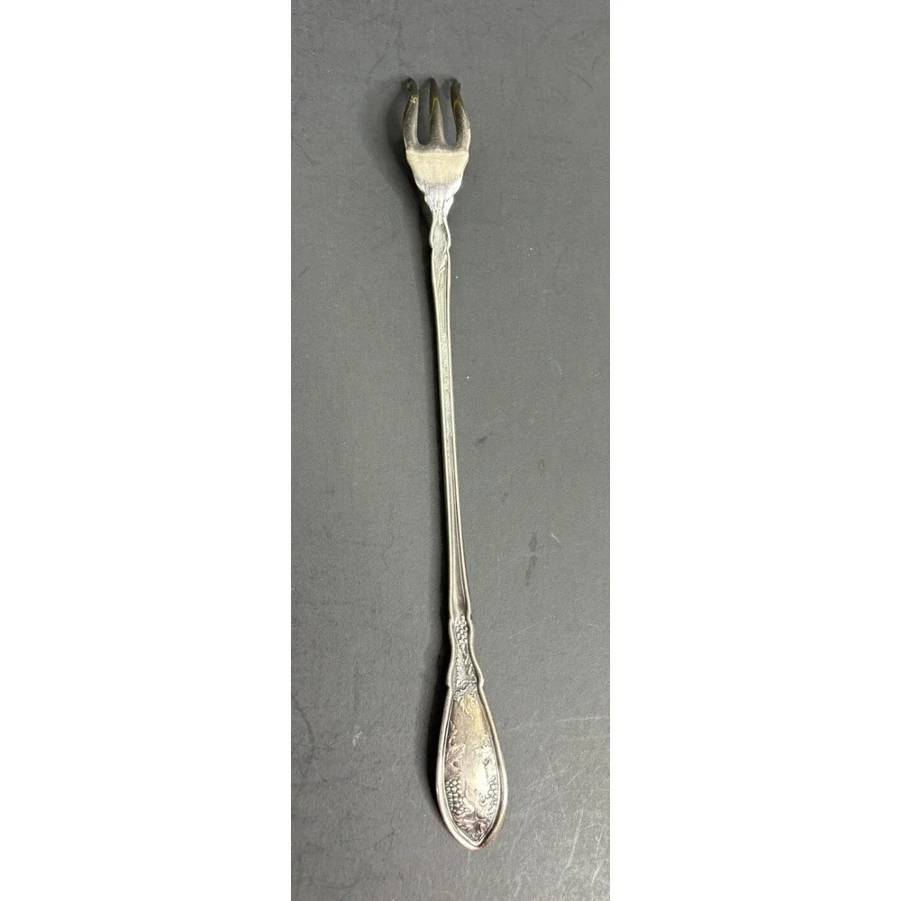 Wm  Rogers La Concorde Pickle Olive Fork 8 1/4